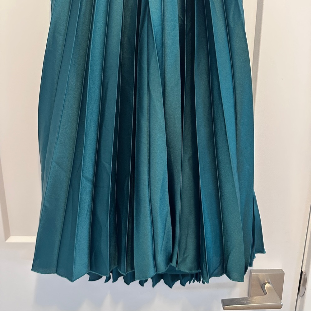 Abercrombie & Fitch Green Giselle Pleated Trapeze Halter Mini Dress Size MP - Picture 3 of 13
